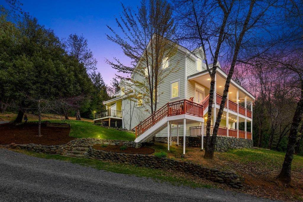 Single Family Homes 为 销售 在 20321 Spring Garden Road Foresthill, 加利福尼亚州 95631 美国