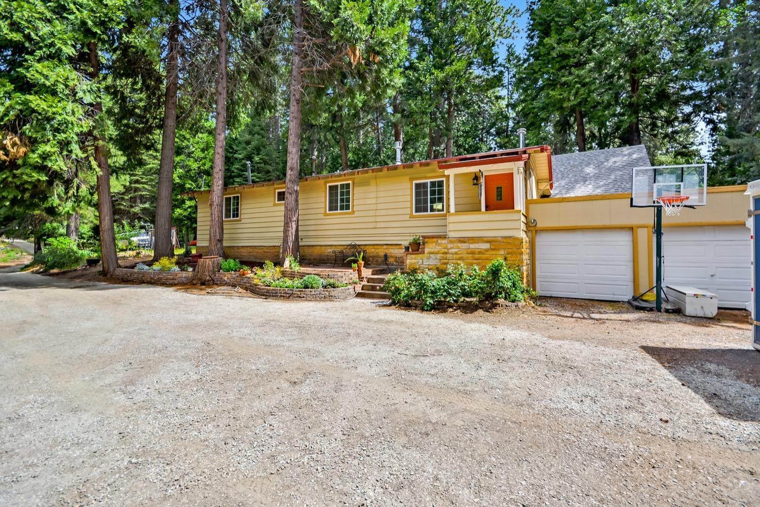 3. Single Family Homes for Active at 5716 Pony Express Trail Pollock Pines, California 95726 United States