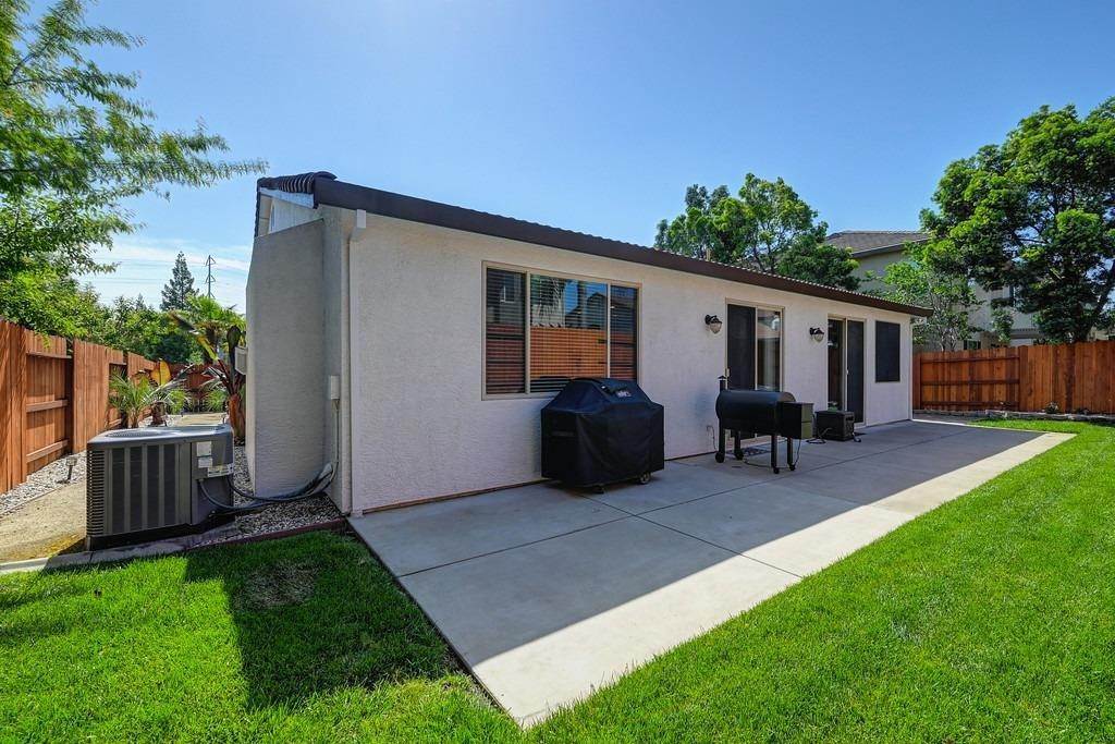 41. Single Family Homes for Active at 1633 Bottlebrush Circle Roseville, California 95747 United States
