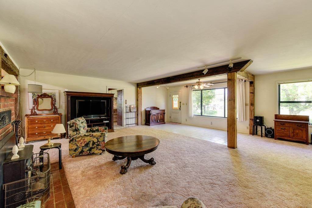 22. Single Family Homes for Active at 13135 Wolf Road Grass Valley, California 95949 United States