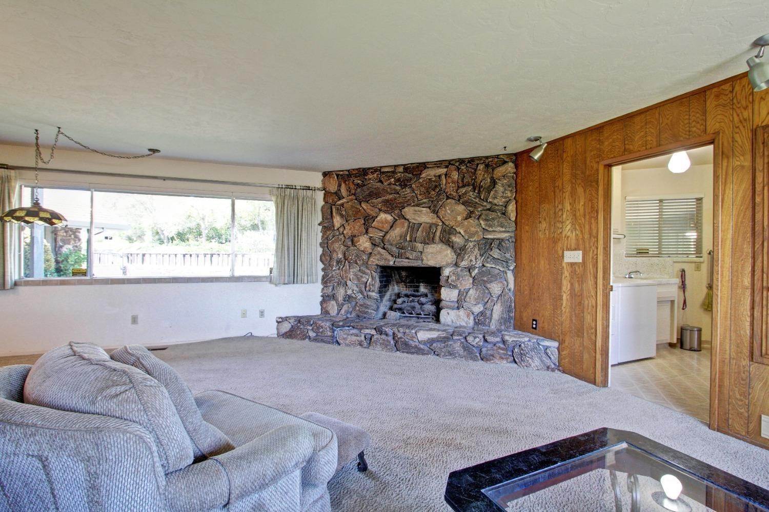 34. Single Family Homes for Active at 390 Riverview Drive Auburn, California 95603 United States