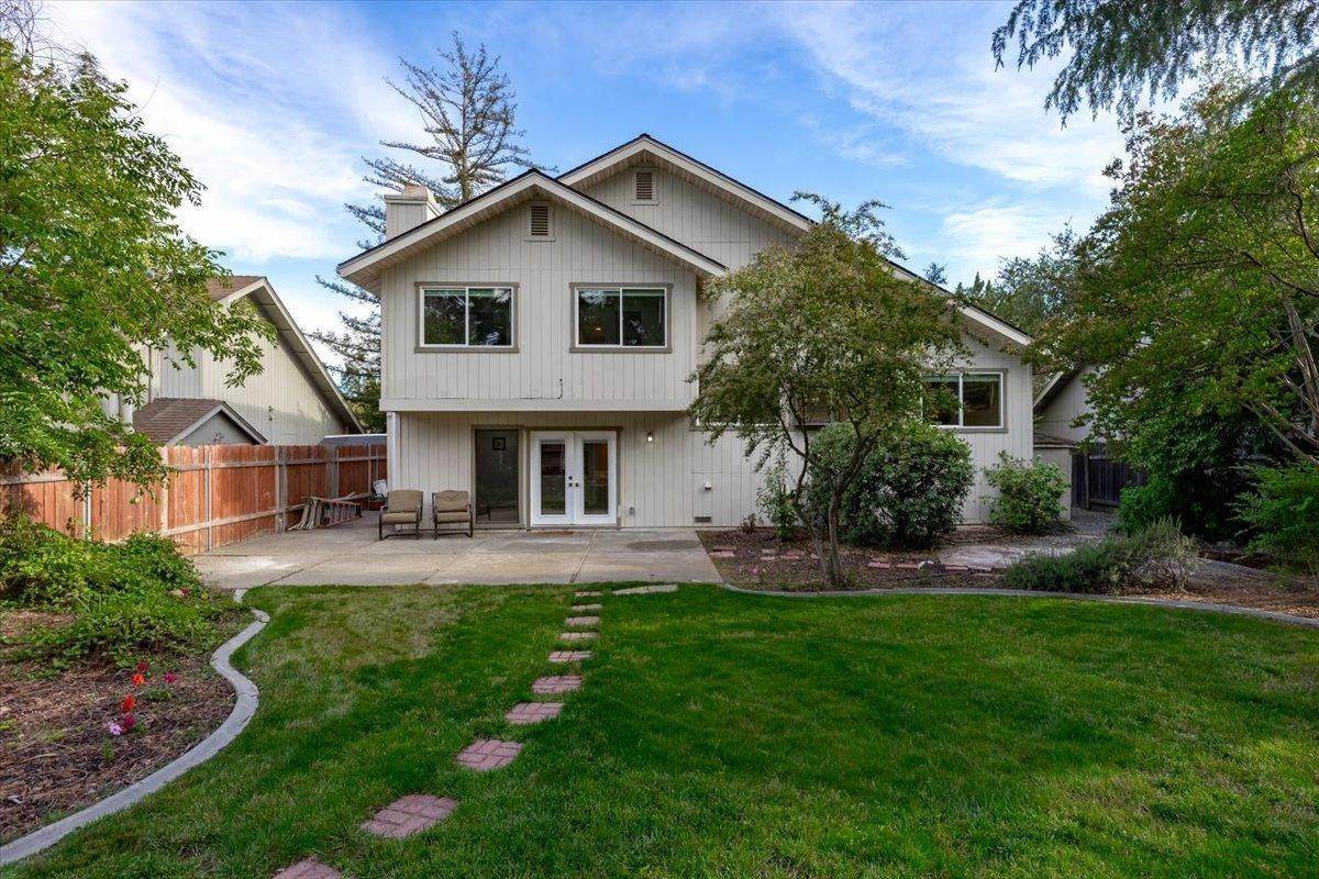 34. Single Family Homes for Active at 8153 Woodlake Hills Drive Orangevale, California 95662 United States