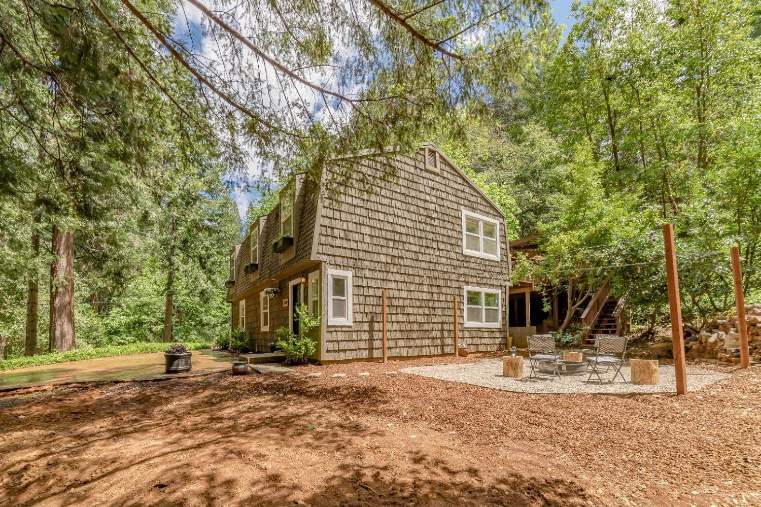 36. Single Family Homes for Active at 12329 Echo Drive Nevada City, California 95959 United States