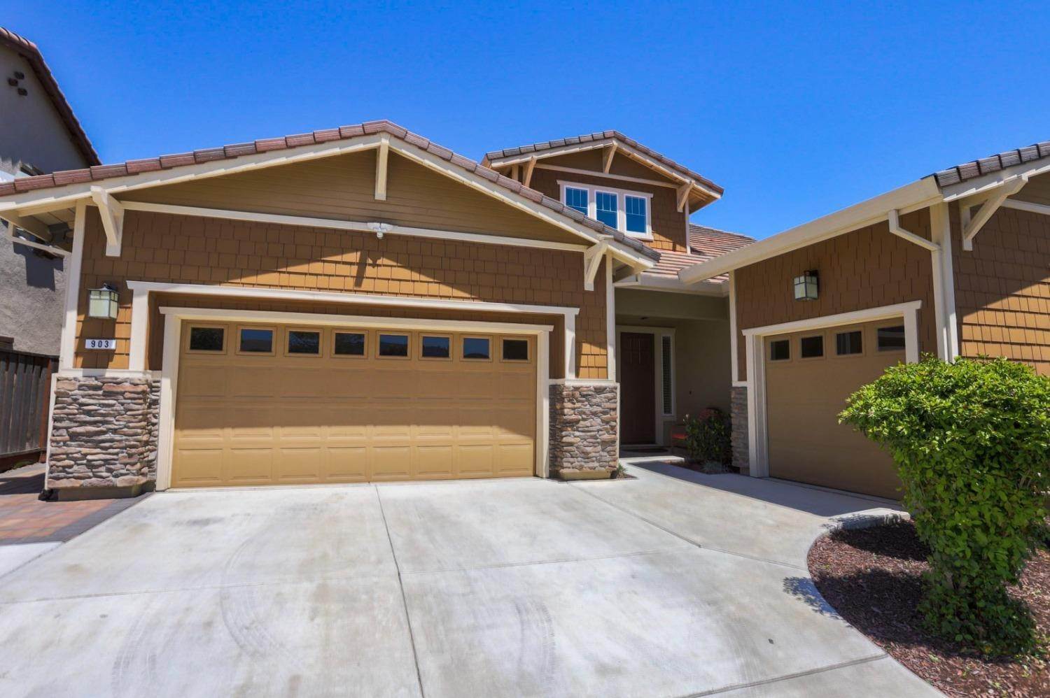 4. Single Family Homes for Active at 903 Lynx Place Gilroy, California 95020 United States