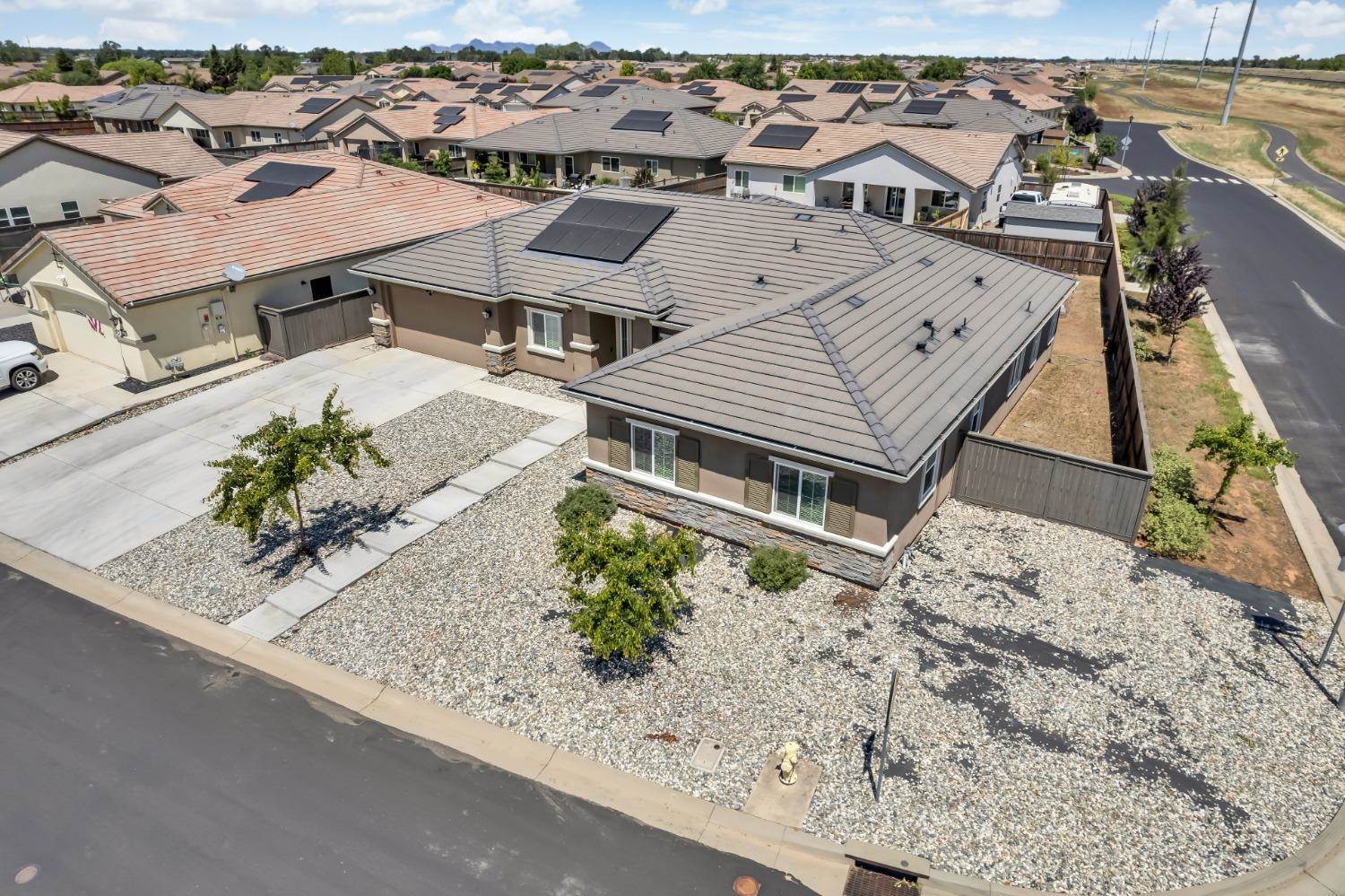 44. Single Family Homes for Active at 2139 Iberian Court Plumas Lake, California 95961 United States