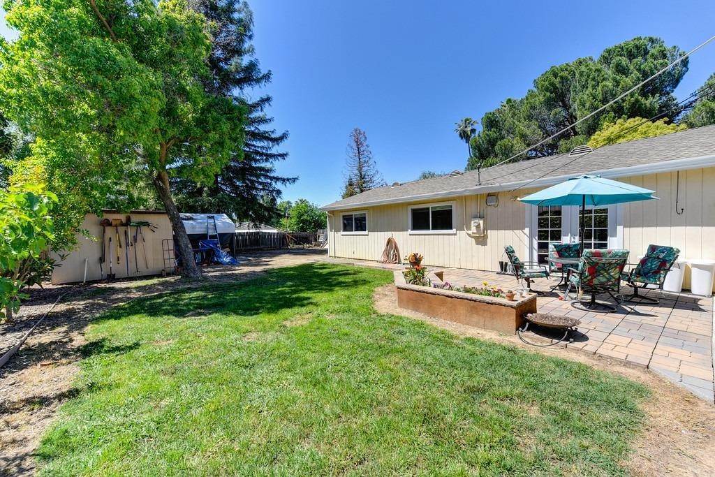32. Single Family Homes for Active at 8366 Central Avenue Orangevale, California 95662 United States