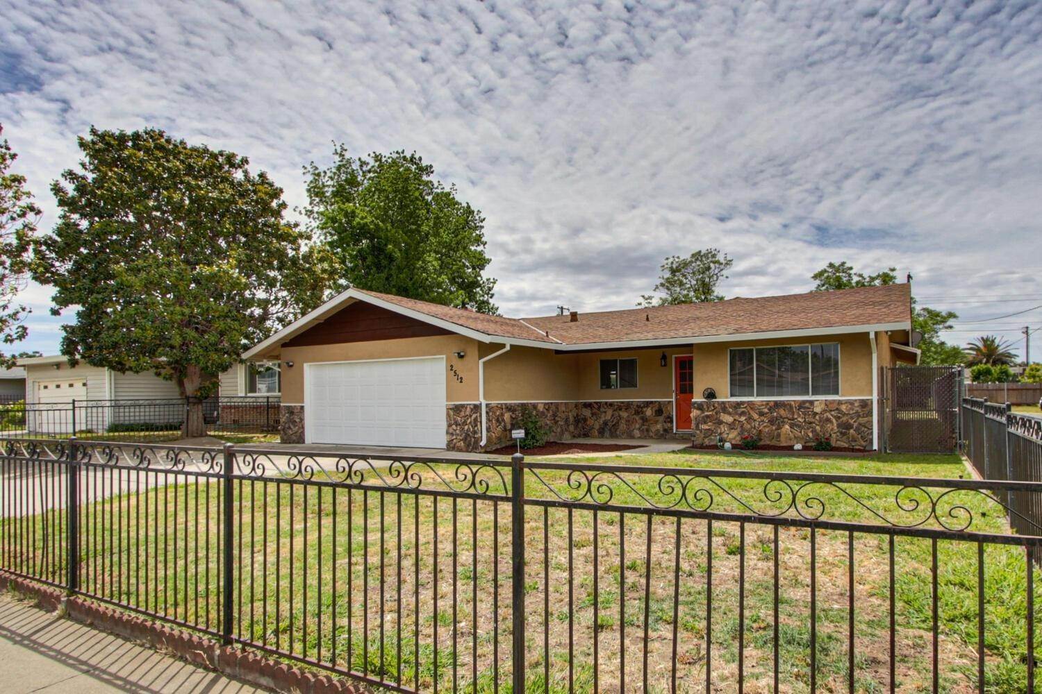 1. Single Family Homes for Active at 2512 51st Avenue Sacramento, California 95822 United States