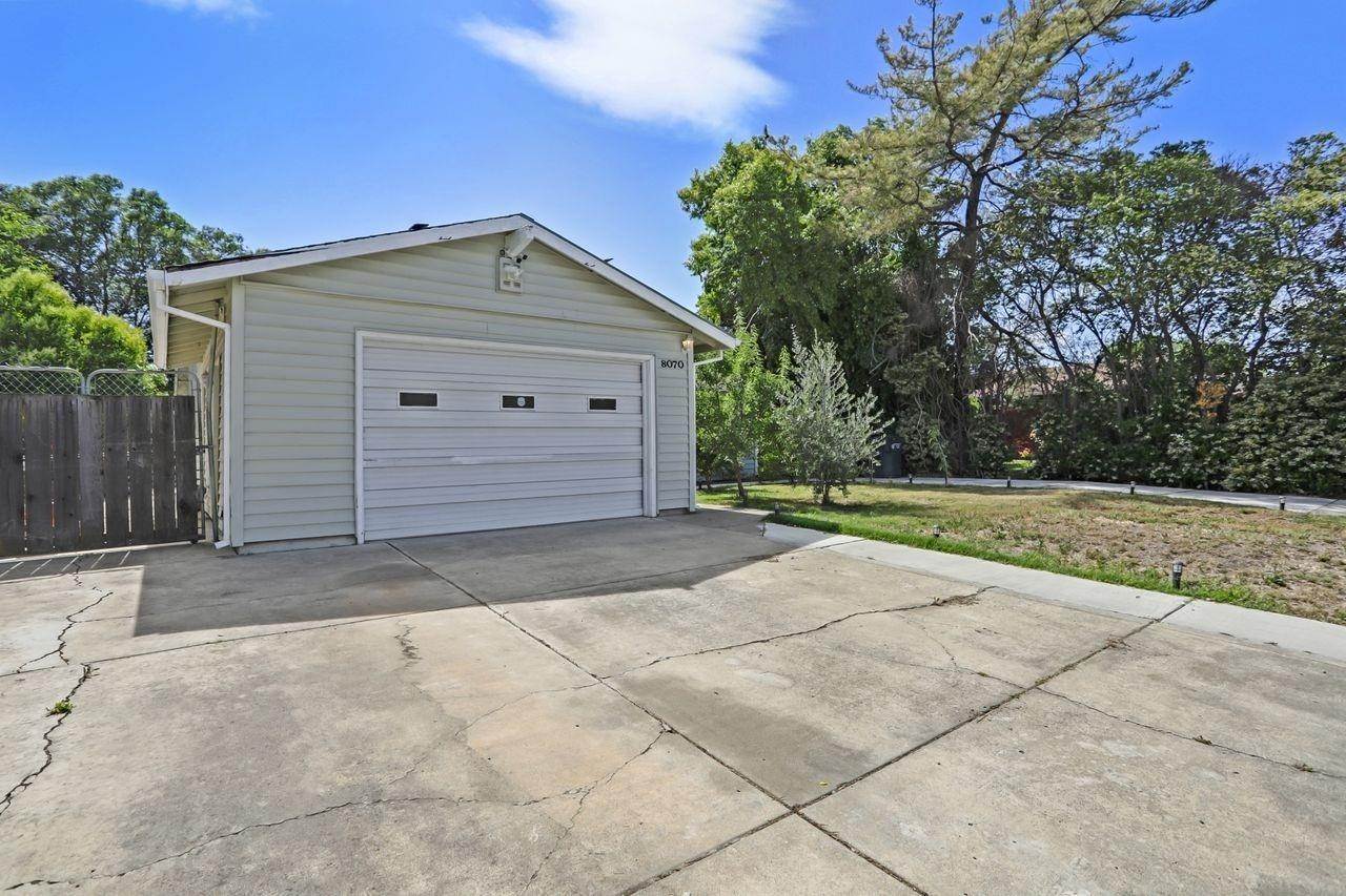 2. Single Family Homes for Active at 8070 Grandstaff Drive Sacramento, California 95823 United States