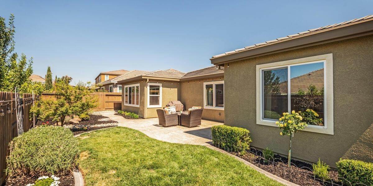 27. Single Family Homes for Active at 1615 Monroe Way Rocklin, California 95765 United States