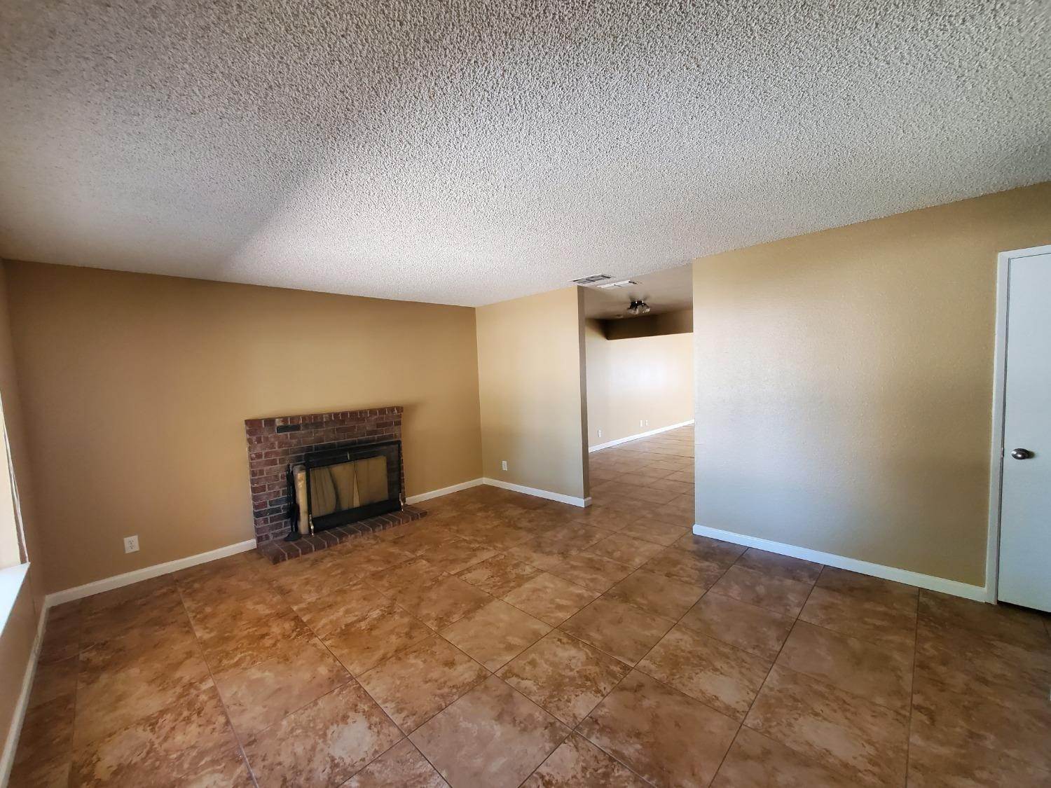 5. Single Family Homes for Active at 3829 Faberge Way Sacramento, California 95826 United States