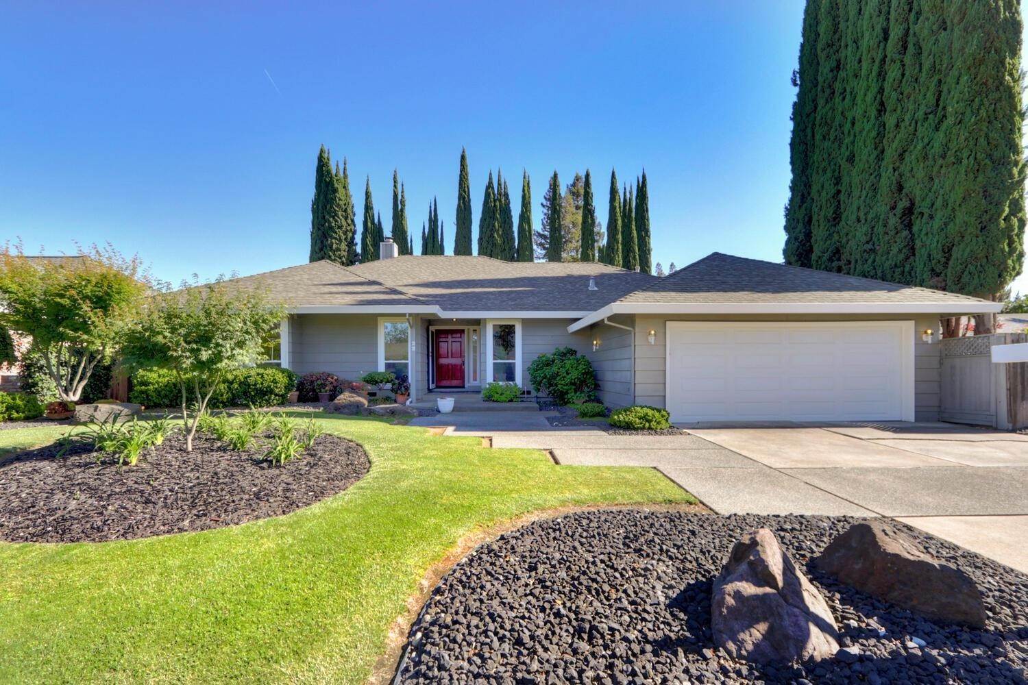 Single Family Homes for Active at 22 Payne River Circle Sacramento, California 95831 United States