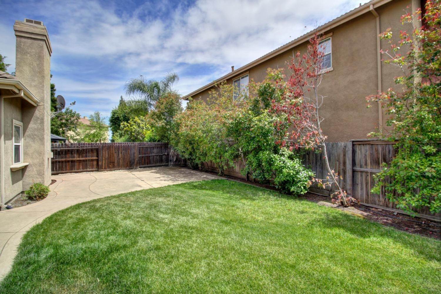 42. Single Family Homes for Active at 6 Arvis Court Sacramento, California 95835 United States