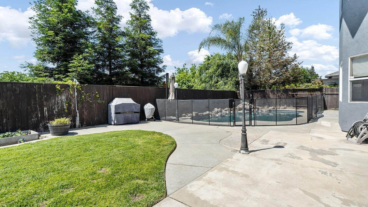 44. Single Family Homes for Active at 1264 Sapphire Court Ripon, California 95366 United States
