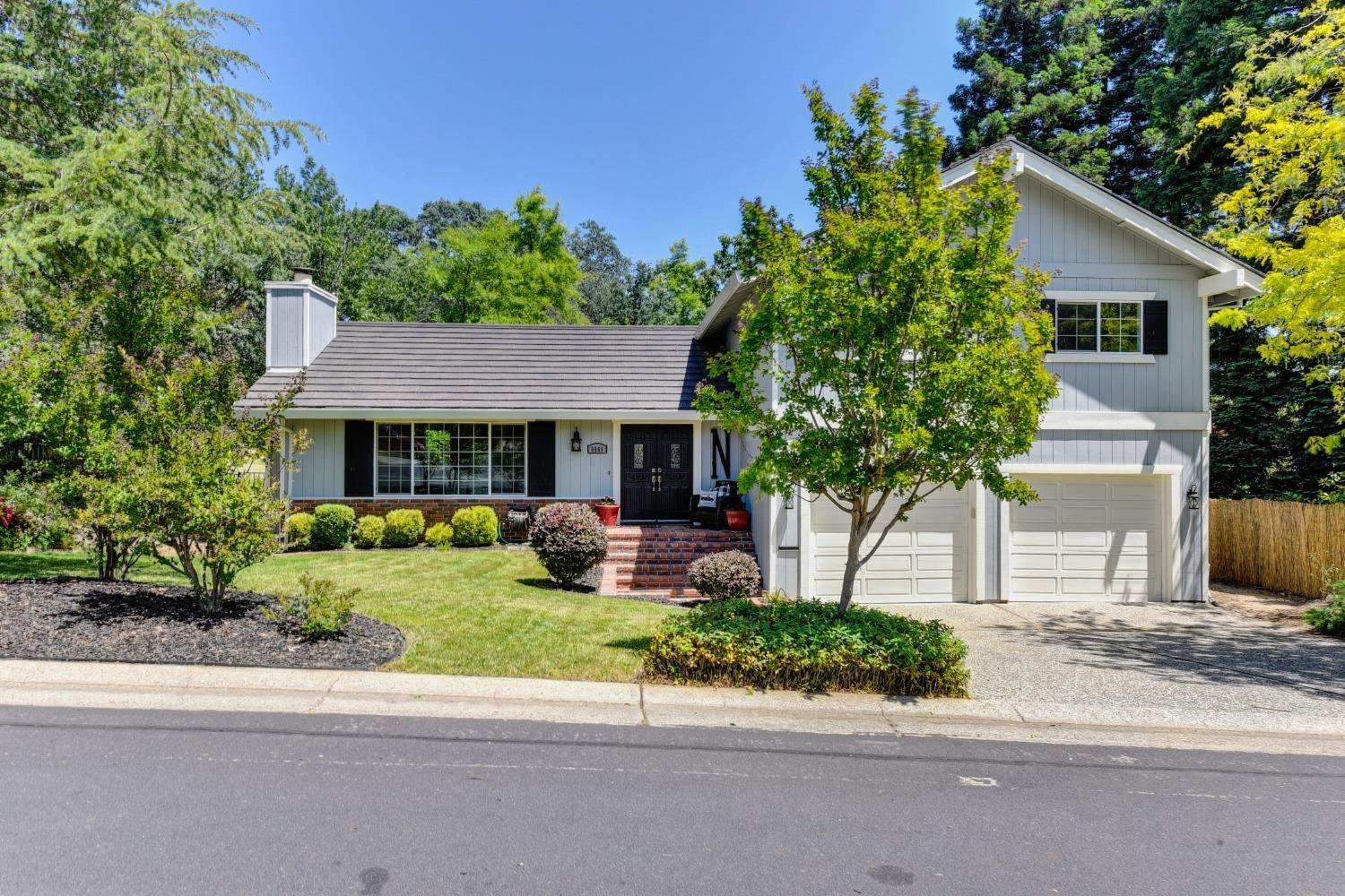 Single Family Homes 为 销售 在 6669 Ventana Drive Rancho Murieta, 加利福尼亚州 95683 美国