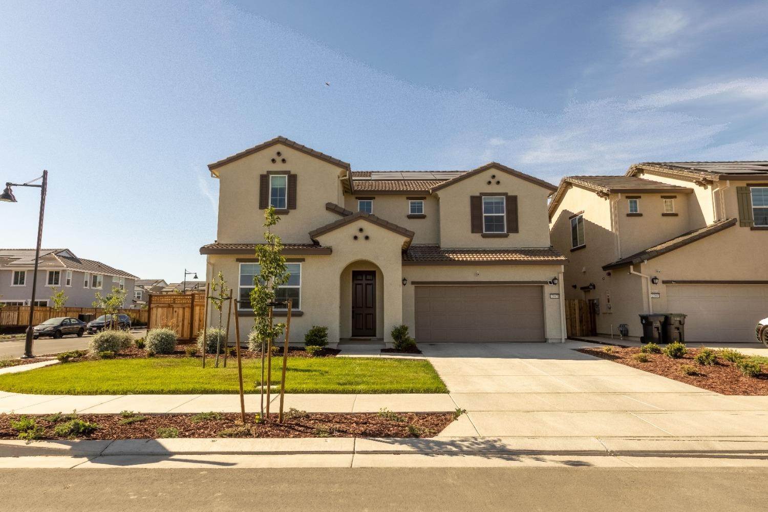 Single Family Homes por un Venta en 2803 Penrose Lane Lathrop, California 95330 Estados Unidos