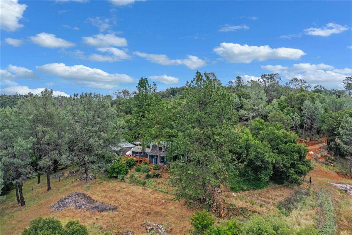 42. Single Family Homes for Active at 11402 Conestoga Drive Grass Valley, California 95949 United States