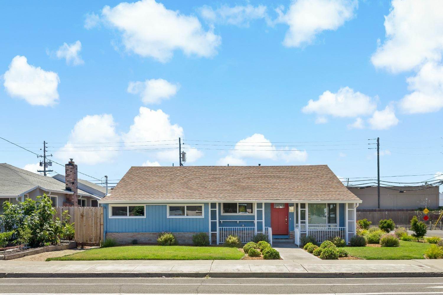Single Family Homes por un Venta en 14509 Merced Street San Leandro, California 94579 Estados Unidos