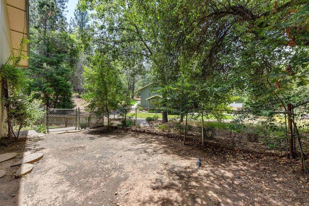 29. Single Family Homes for Active at 1199 Madrone Lane Placerville, California 95667 United States