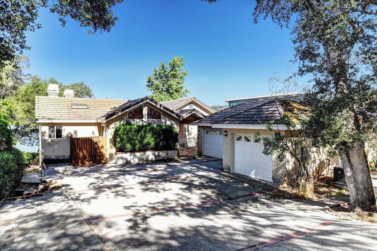 Single Family Homes 为 销售 在 13757 Ginger Loop Penn Valley, 加利福尼亚州 95946 美国