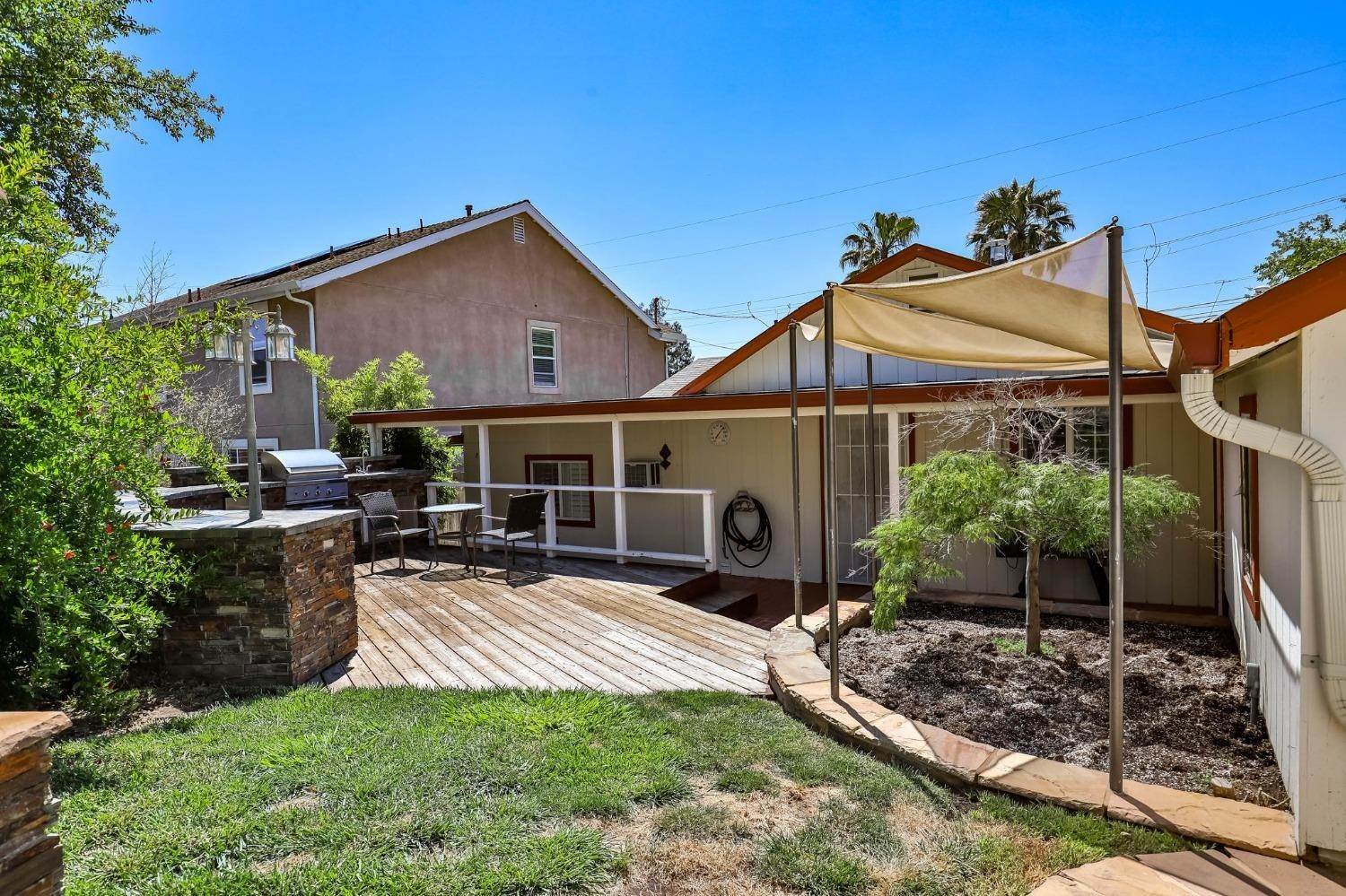 24. Single Family Homes for Active at 901 Bella Vista Avenue Martinez, California 94553 United States