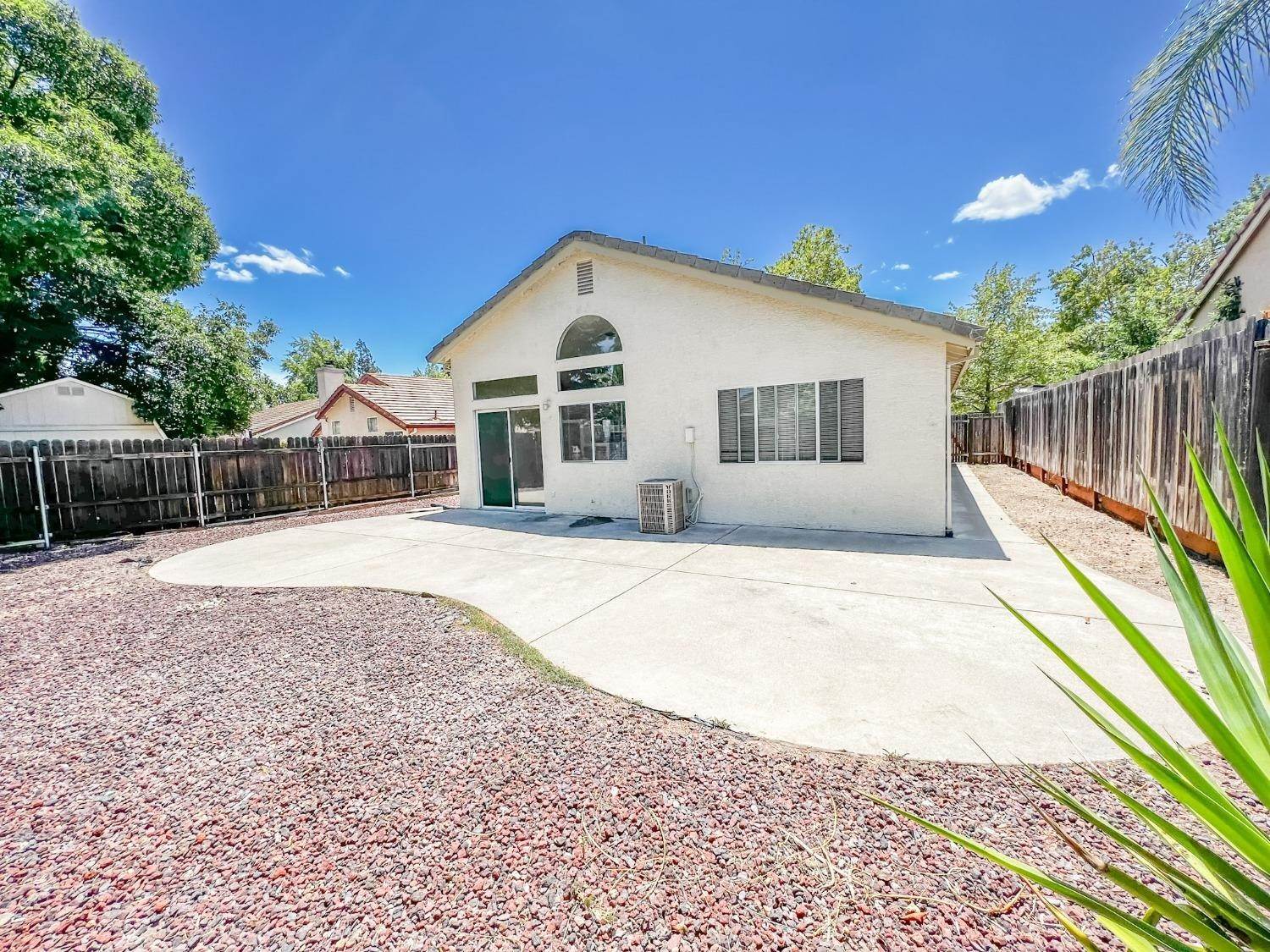 19. Single Family Homes for Active at 3509 Birchdale Way Antelope, California 95843 United States
