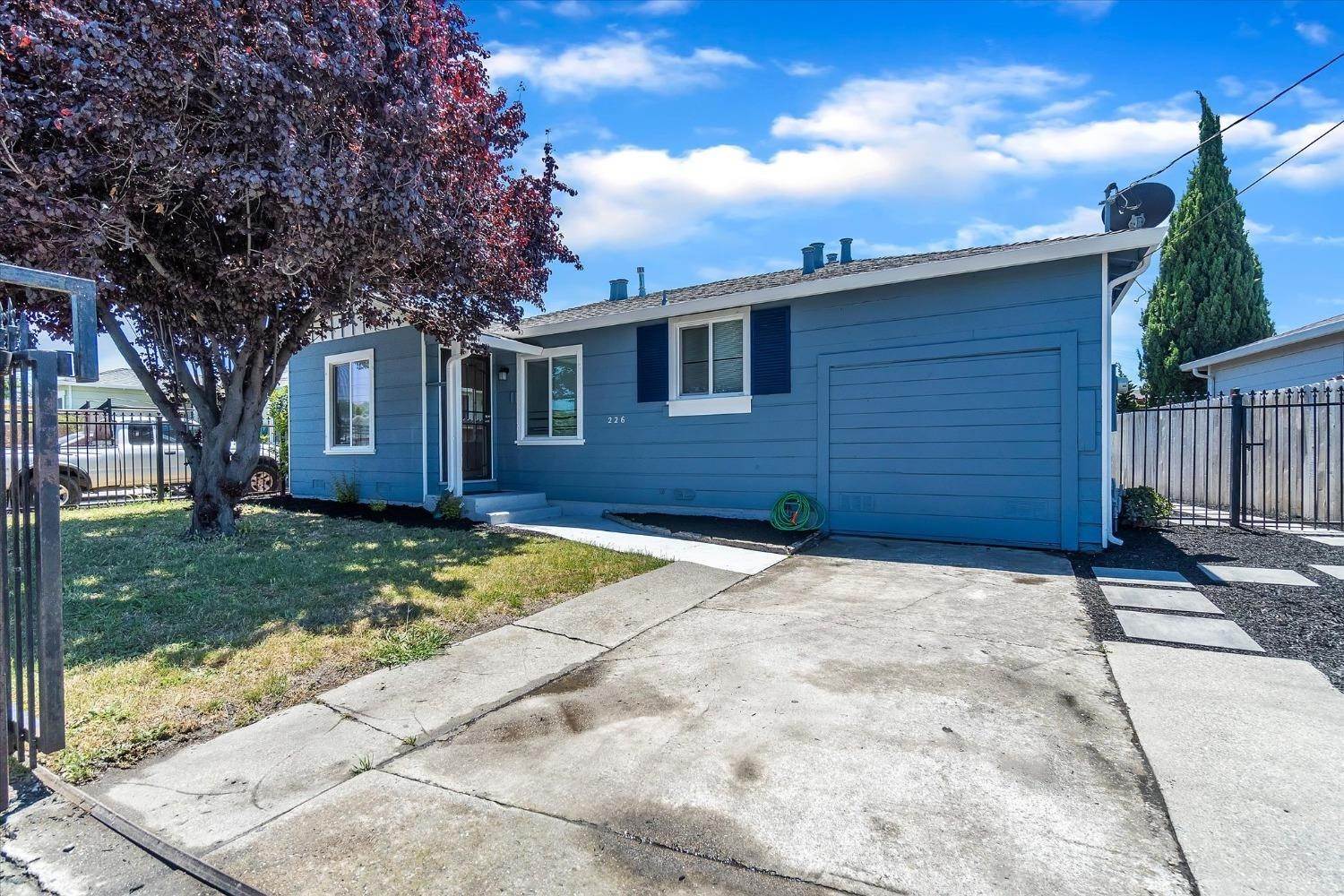 3. Single Family Homes for Active at 226 Kerwin Avenue Oakland, California 94603 United States