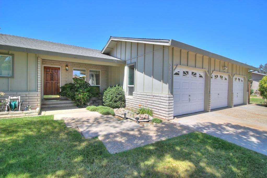 7. Single Family Homes for Active at 2813 Stoneridge Drive Modesto, California 95355 United States