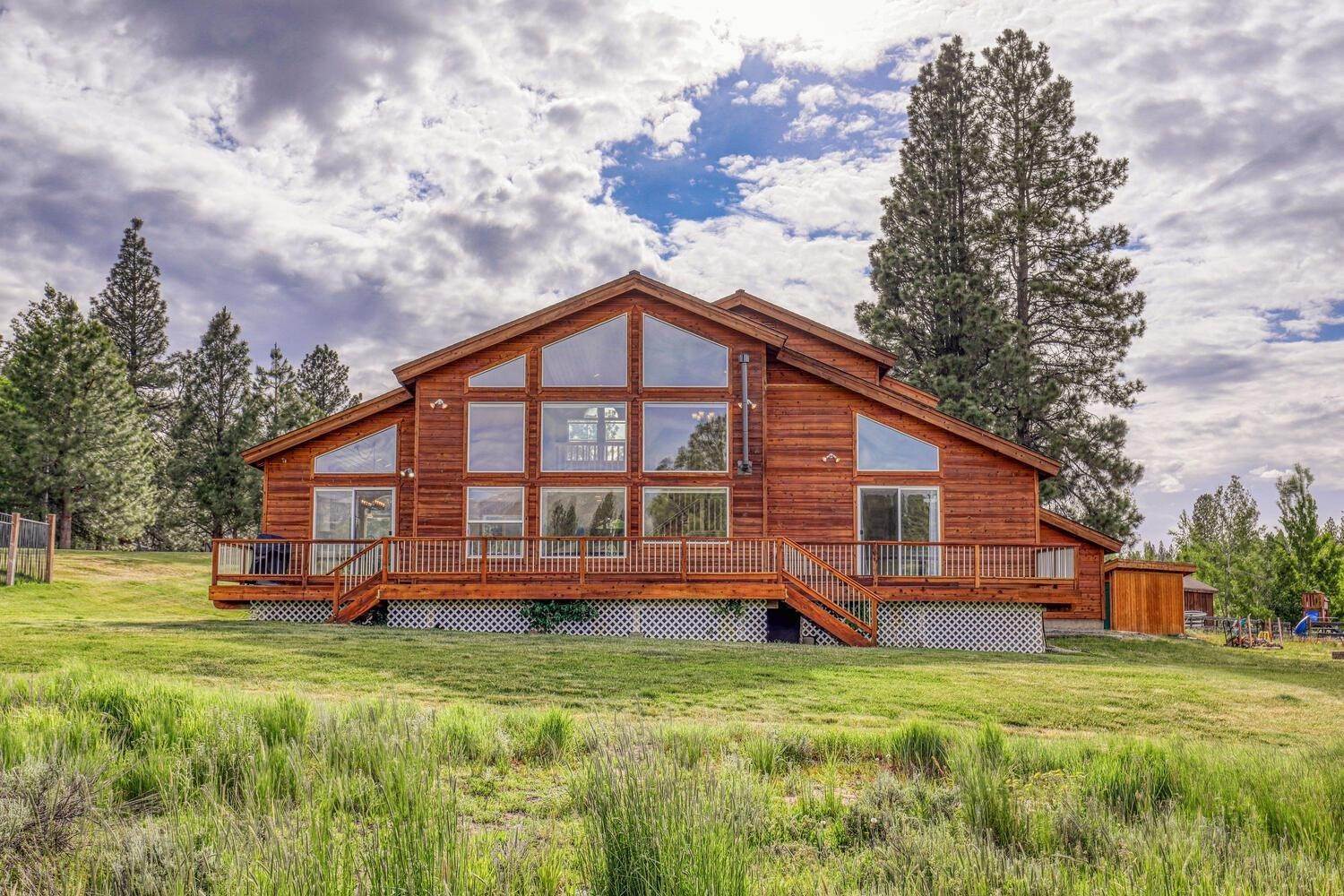 5. Single Family Homes for Active at 10055 Suffolk Place Truckee, California 96161 United States