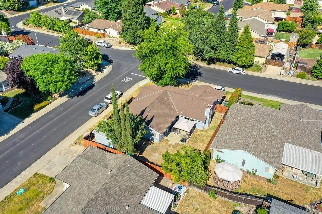 32. Single Family Homes for Active at 2005 Pocahontas Way Roseville, California 95747 United States