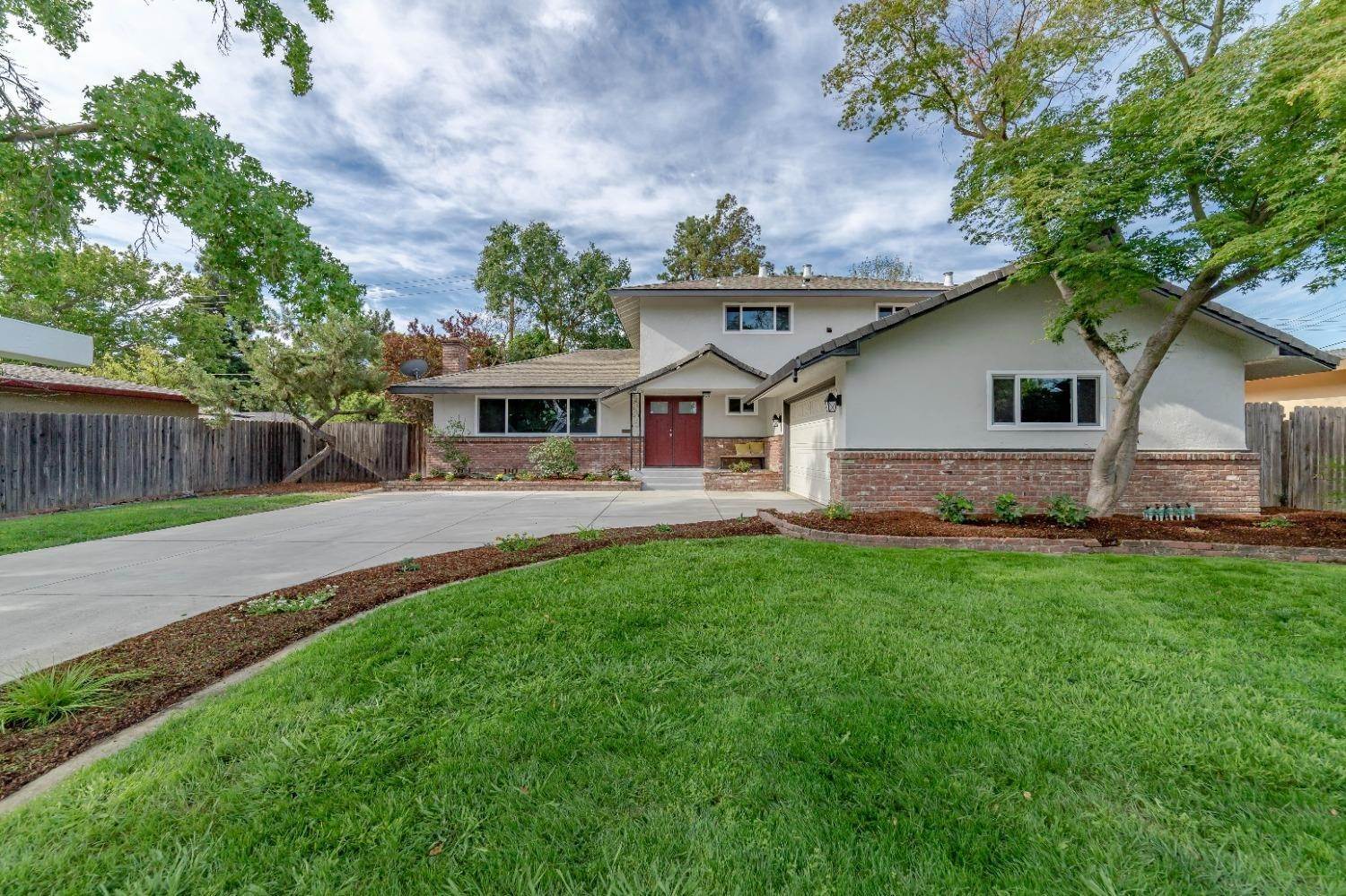 2. Single Family Homes for Active at 7021 Wilshire Circle Sacramento, California 95822 United States