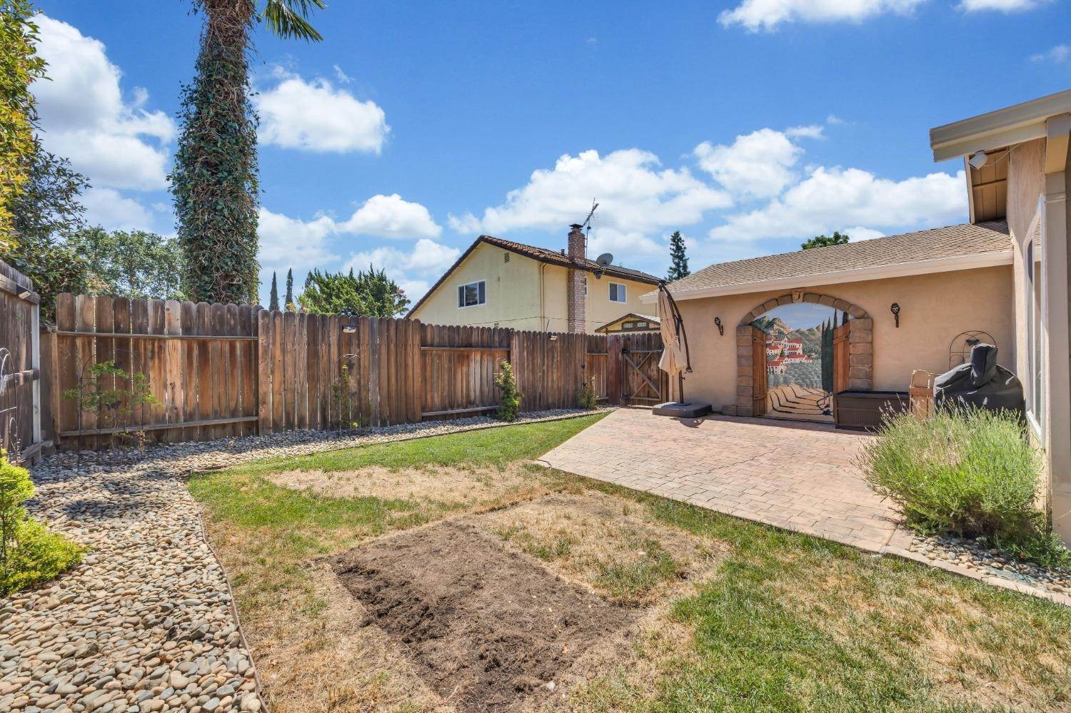 39. Single Family Homes for Active at 10084 Shady View Court Elk Grove, California 95624 United States