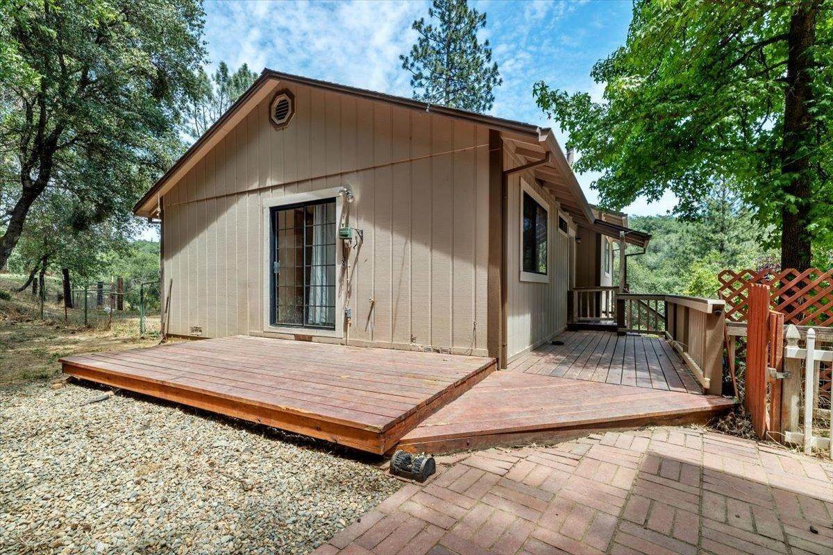 19. Single Family Homes for Active at 2703 Barney Creek Road Placerville, California 95667 United States
