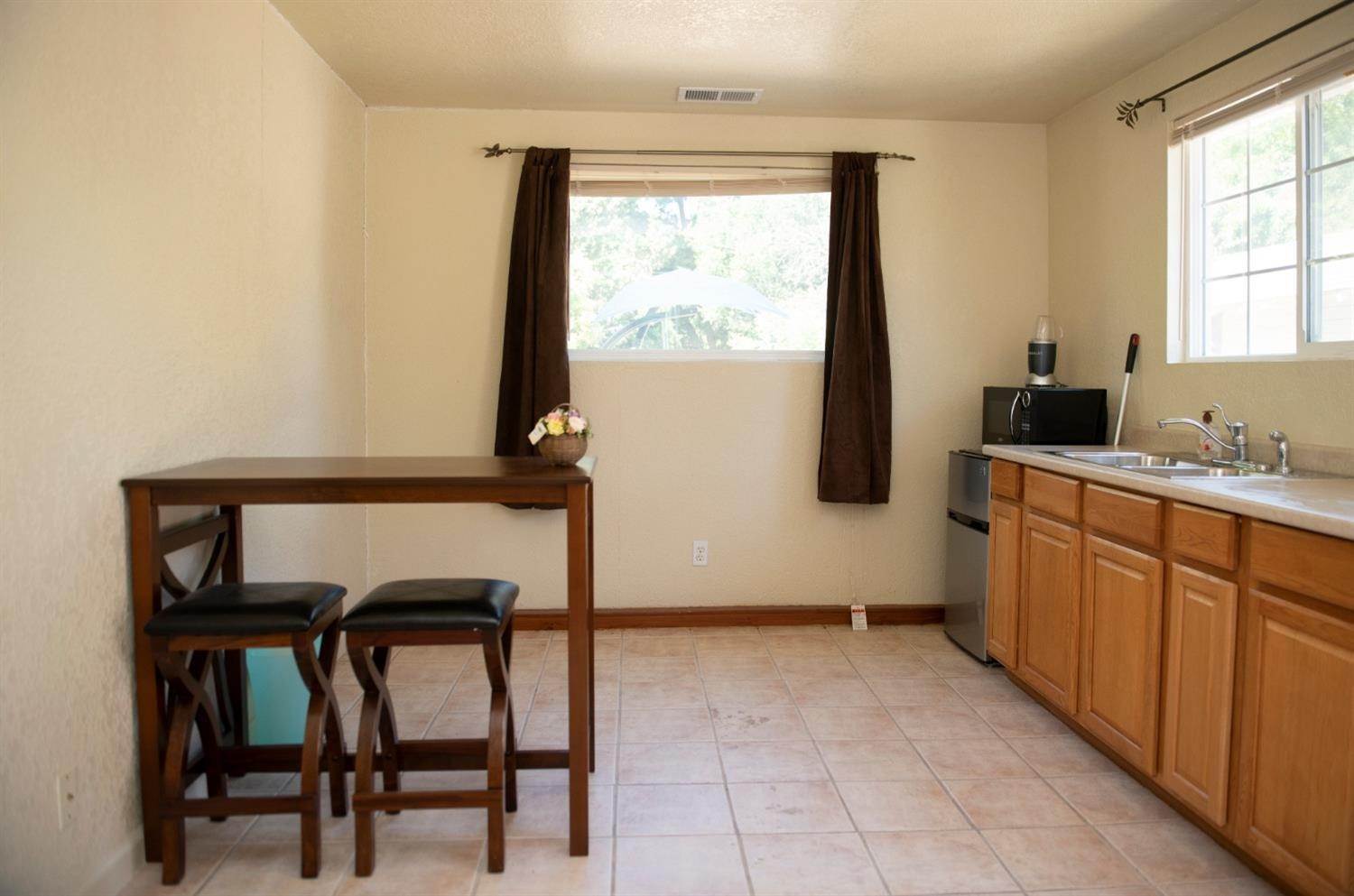 22. Single Family Homes for Active at 247 Bancroft Avenue San Leandro, California 94577 United States
