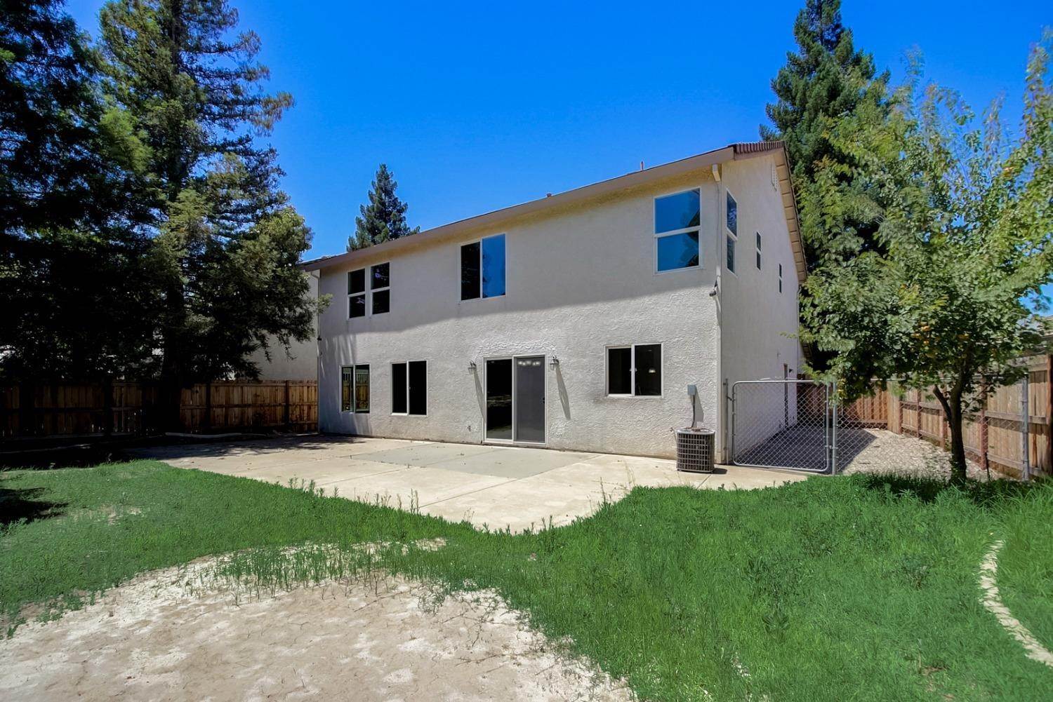 28. Single Family Homes for Active at 11588 Linday Way Gold River, California 95670 United States