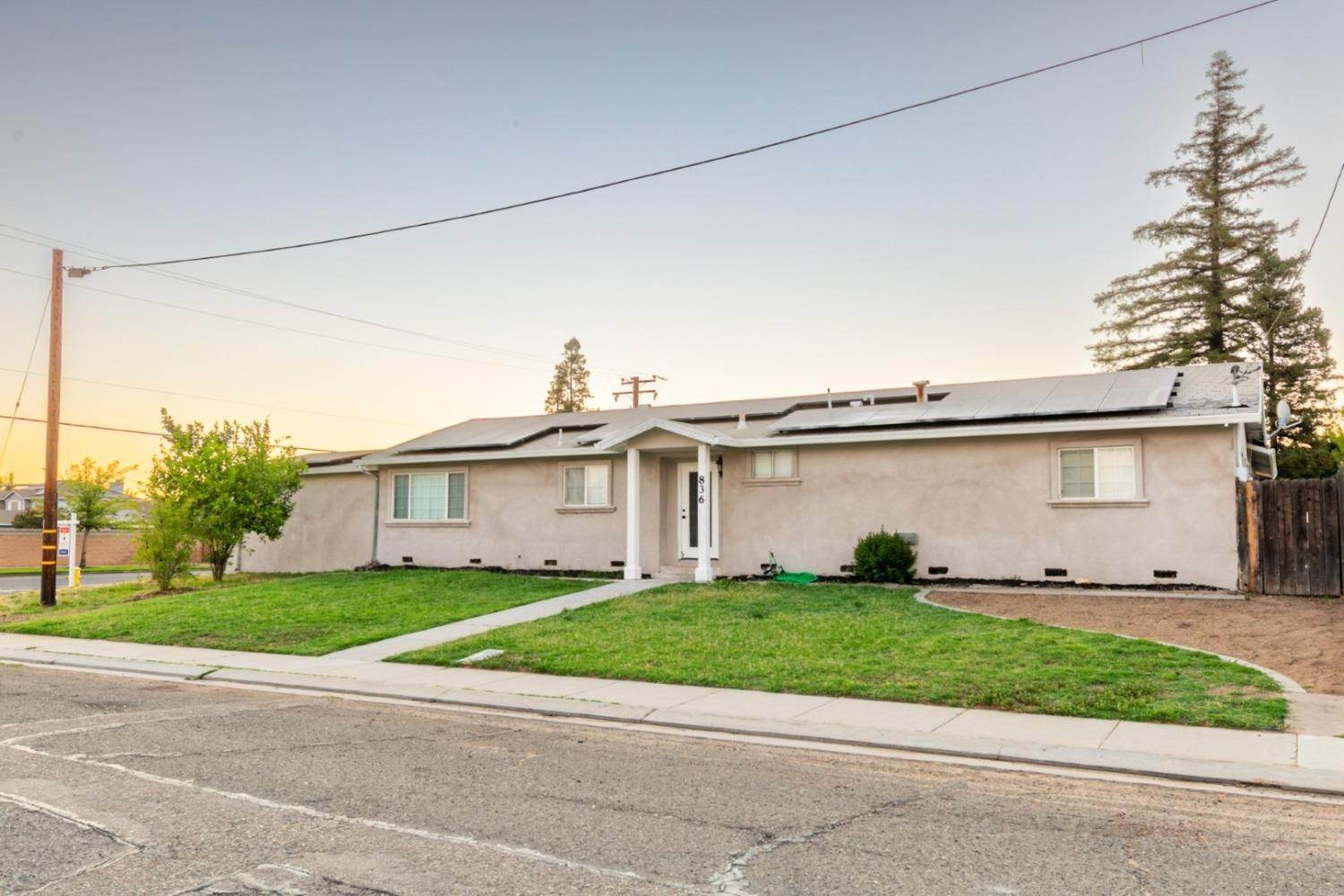 Single Family Homes for Active at 836 Sunrise Avenue Ripon, California 95366 United States
