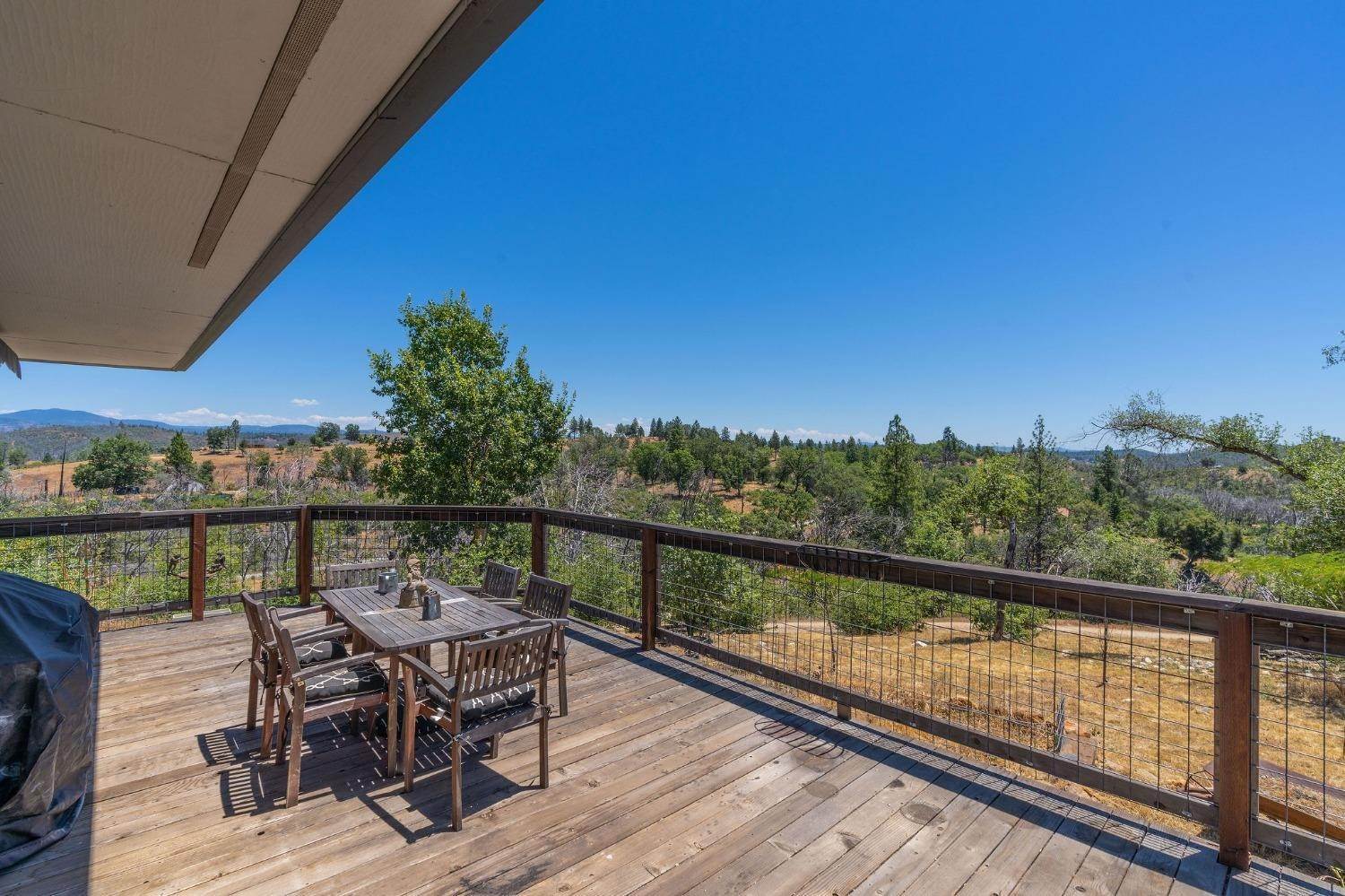 37. Single Family Homes for Active at 10191 Green Hills Court Mountain Ranch, California 95246 United States
