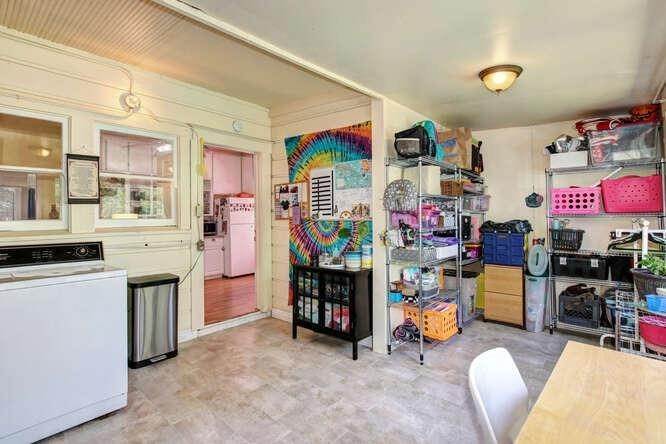 21. Duplex Homes for Active at 1723 26th Street Sacramento, California 95816 United States