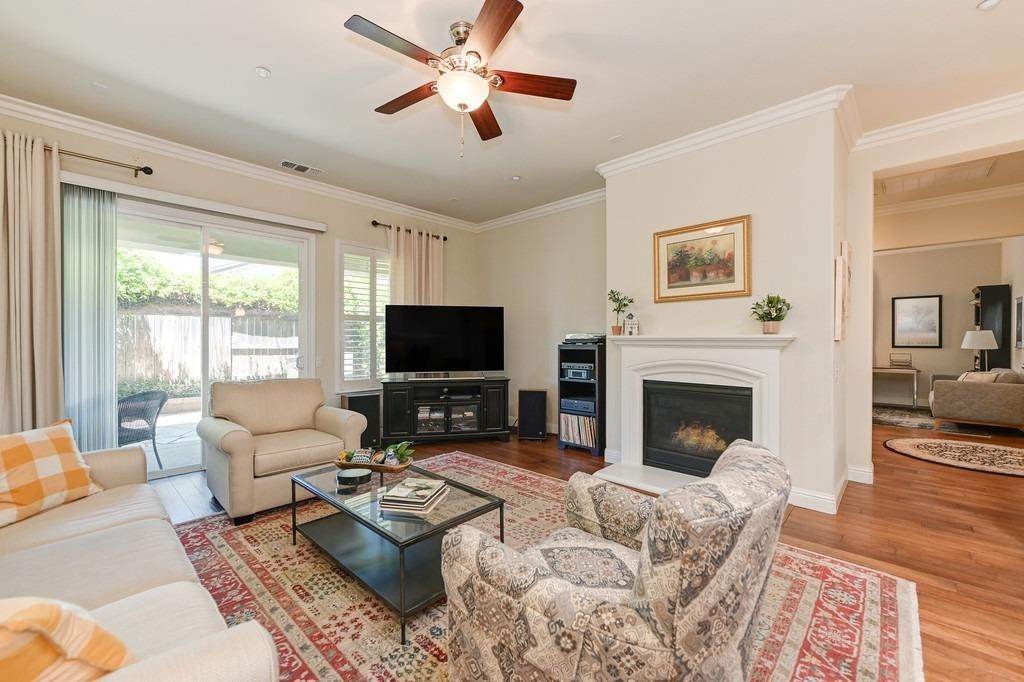 23. Single Family Homes for Active at 2033 Ashbury Lane Roseville, California 95747 United States