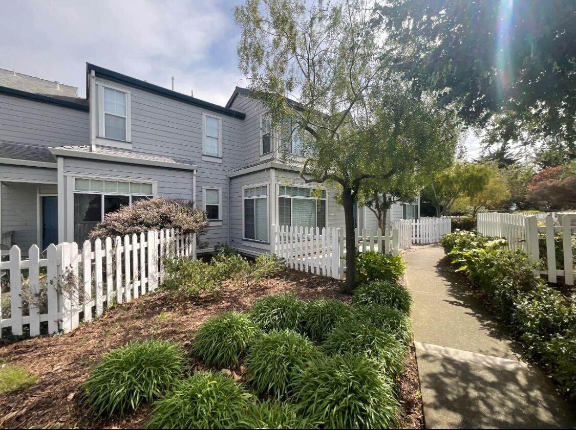 2. Townhouse for Active at 103 Commodore Drive Richmond, California 94804 United States