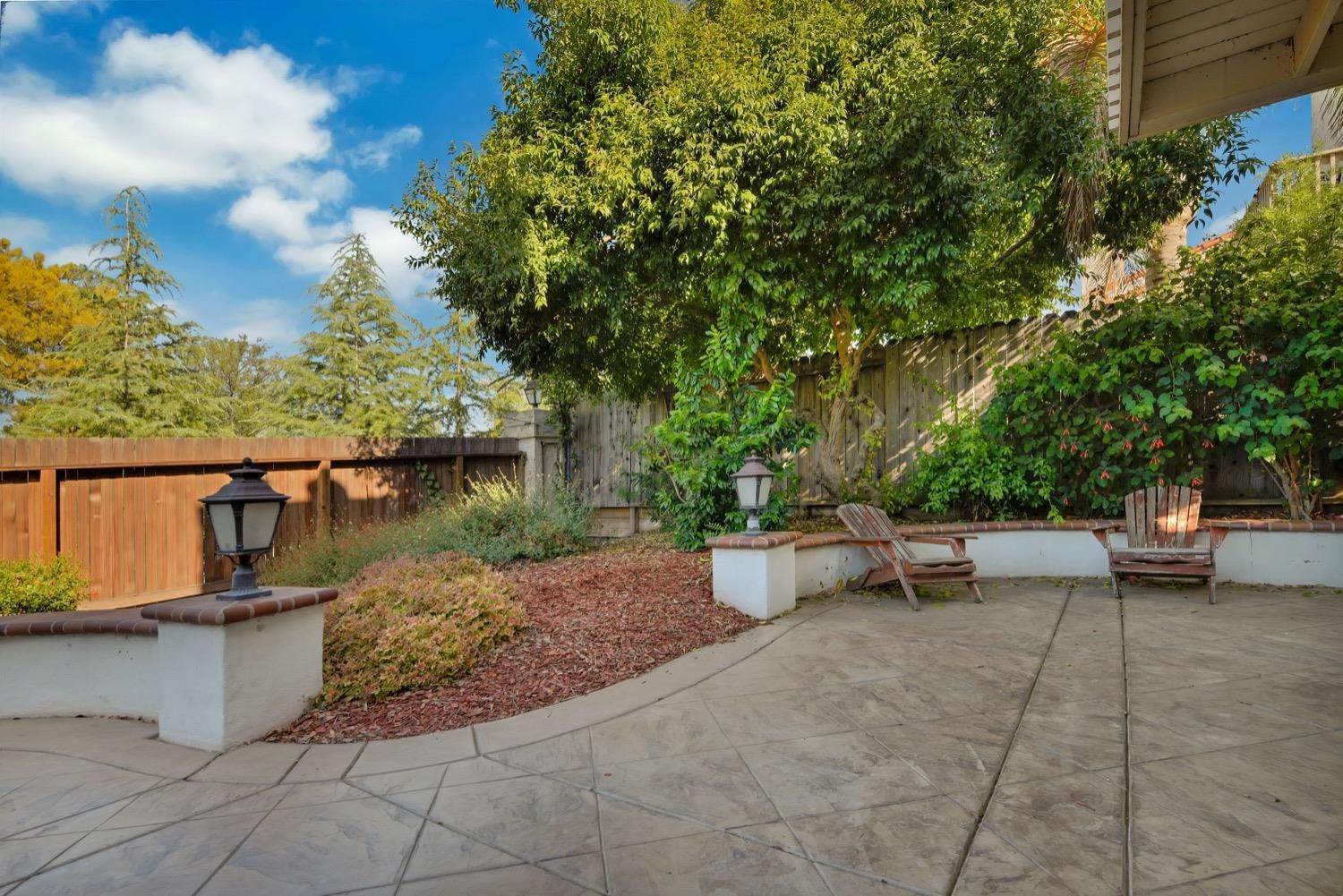 42. Townhouse for Active at 108 Calle Larga Los Gatos, California 95030 United States