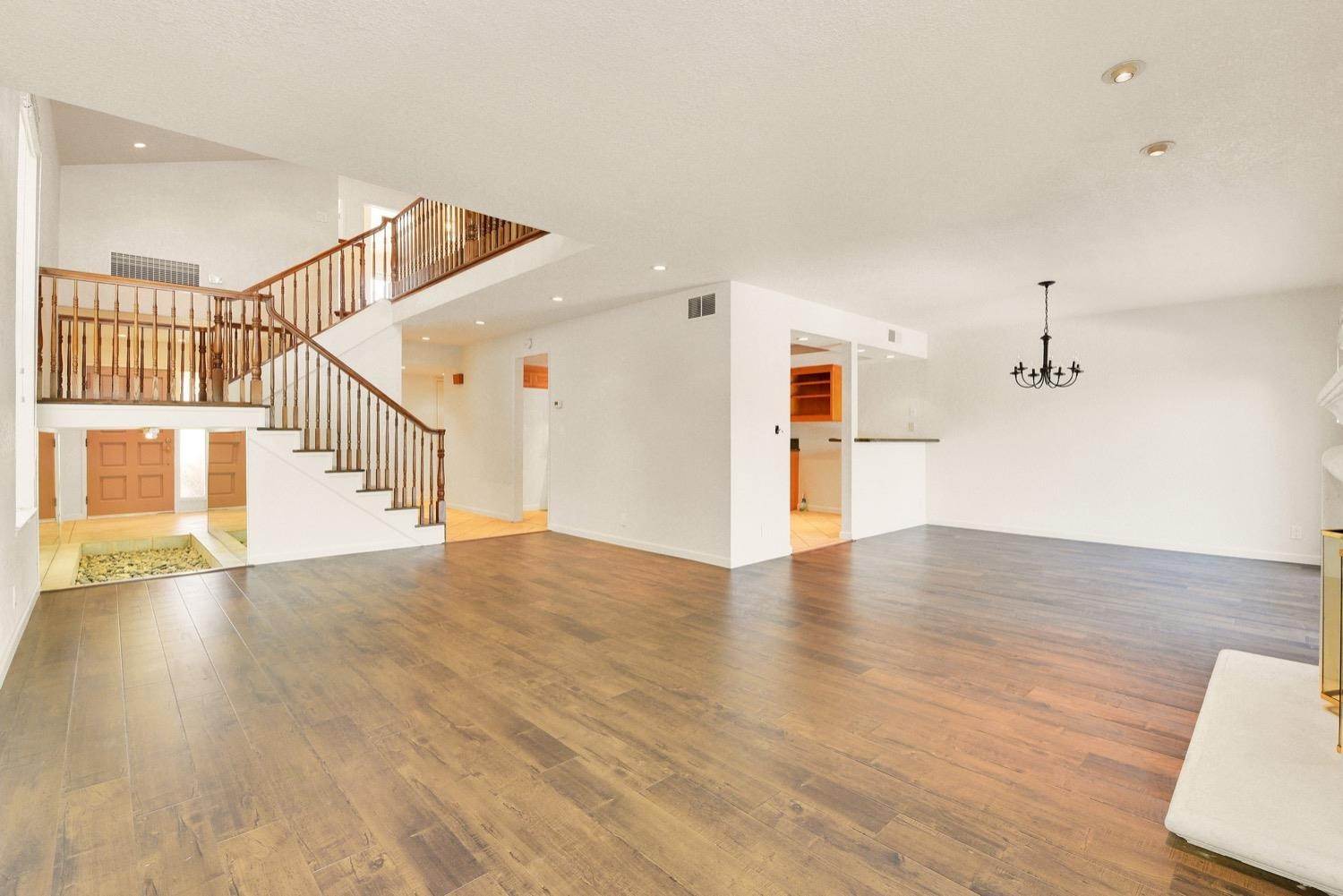10. Townhouse for Active at 108 Calle Larga Los Gatos, California 95030 United States