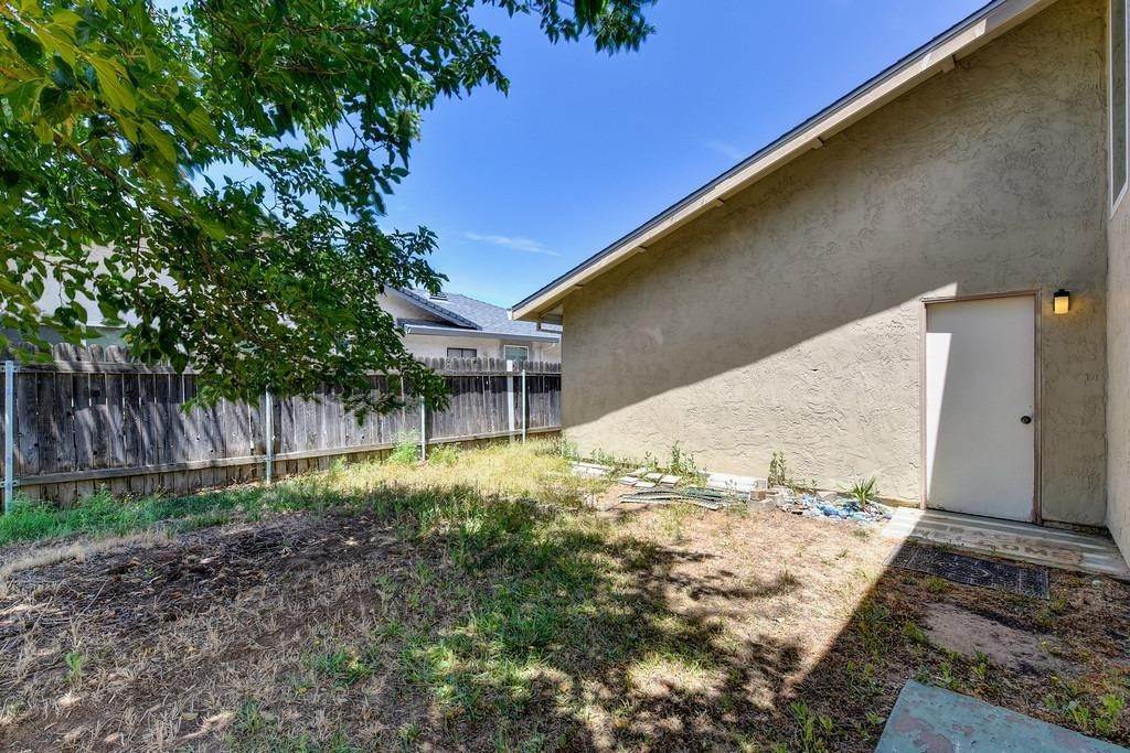 33. Single Family Homes for Active at 6564 Misty Creek Drive Citrus Heights, California 95621 United States