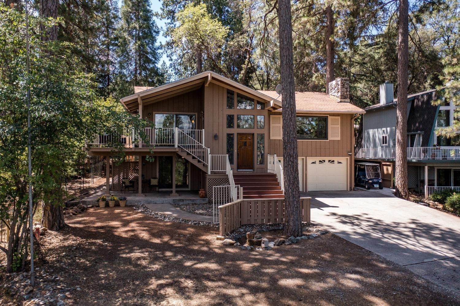 40. Single Family Homes for Active at 11169 Greenbriar Way Auburn, California 95602 United States