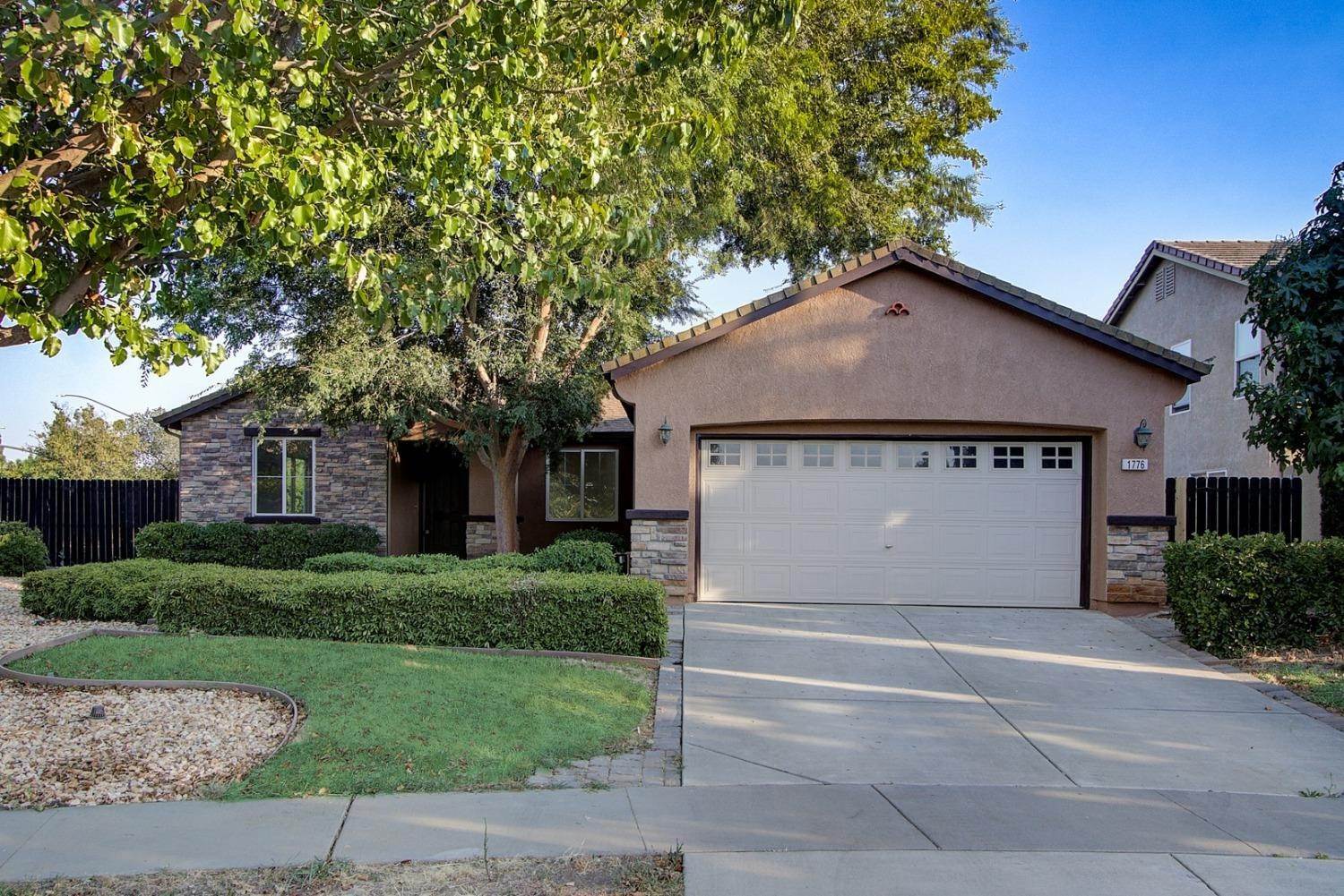 Single Family Homes for Active at 1776 Barney Avenue Olivehurst, California 95961 United States