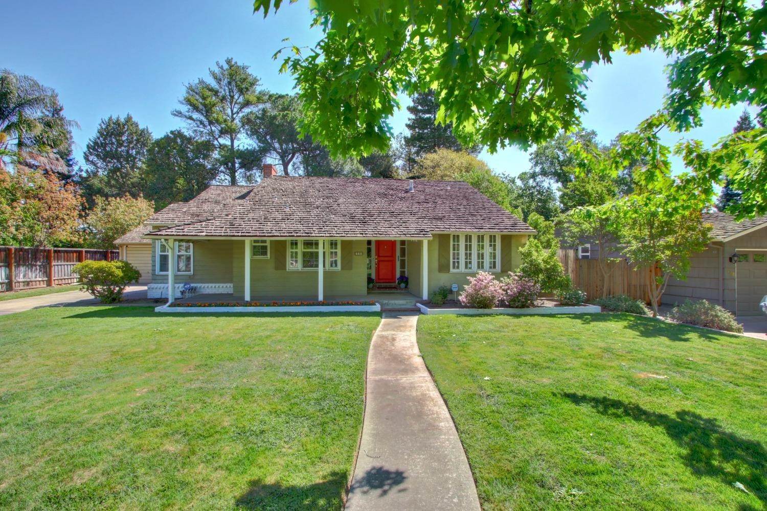 2. Single Family Homes for Active at 440 Ross Way Sacramento, California 95864 United States