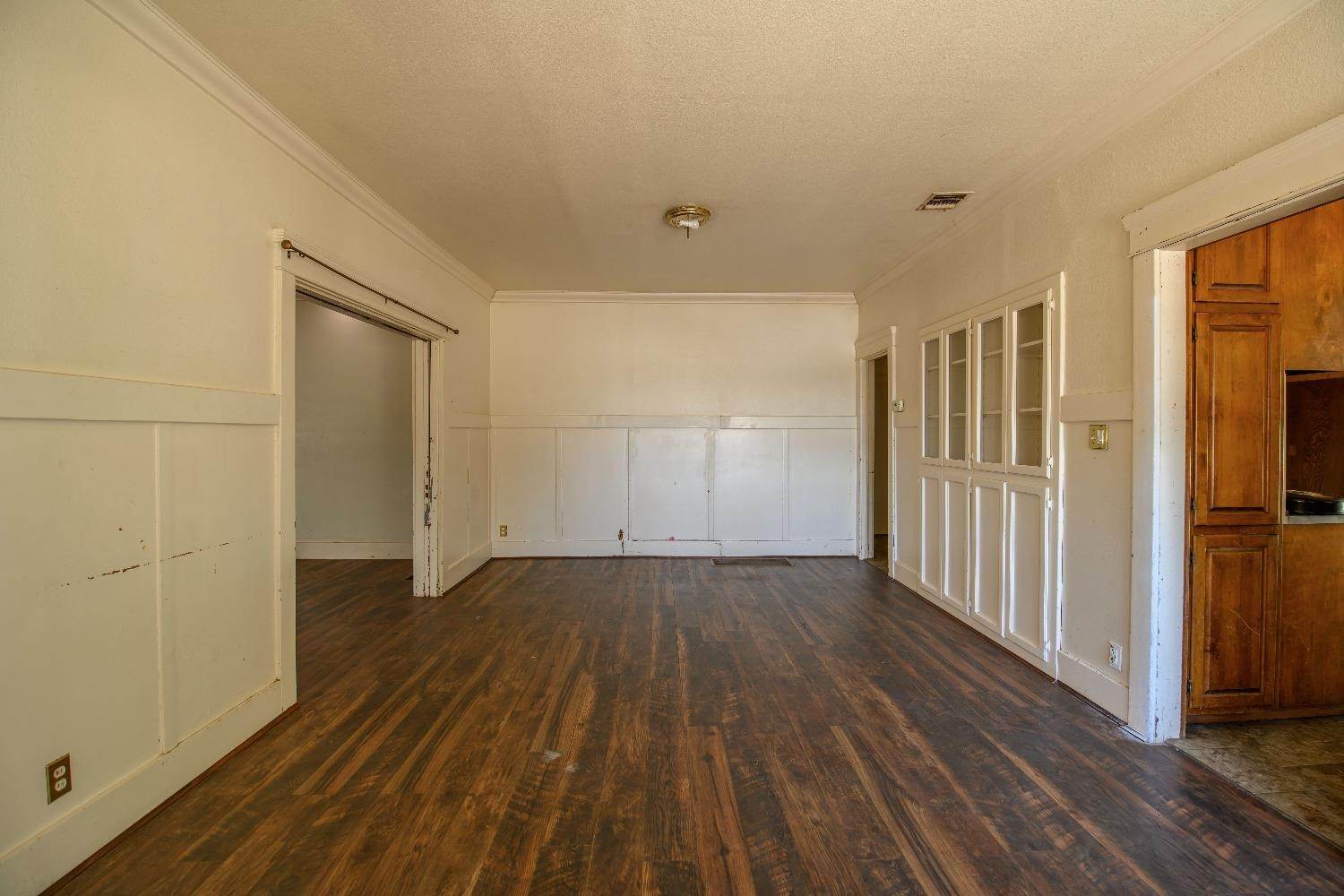 27. Single Family Homes for Active at 3113 E Linwood Avenue Turlock, California 95380 United States