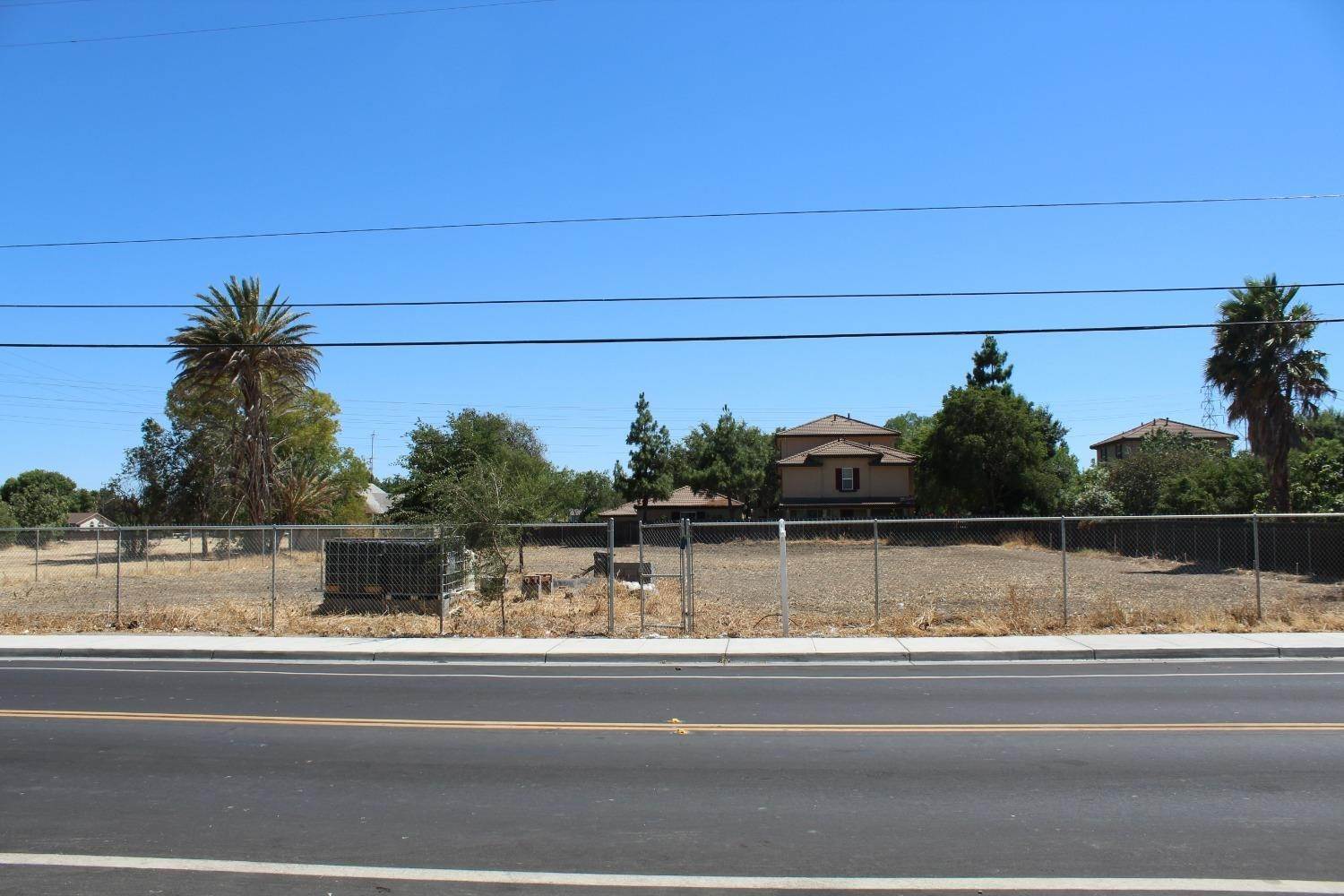 1. Land for Active at 310 W Mount Diablo Avenue Tracy, California 95376 United States