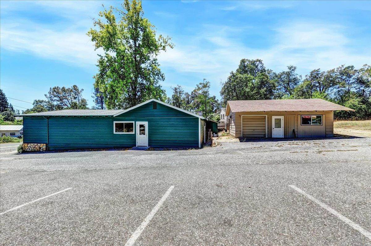 2. Commercial for Active at 2344 Nevada City Hwy Grass Valley, California 95945 United States