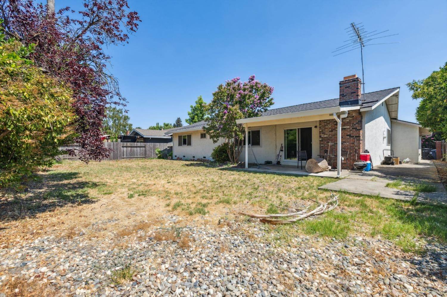 13. Single Family Homes for Active at 228 Riverbrook Way Sacramento, California 95831 United States