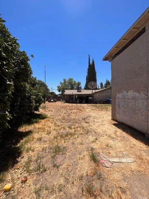 26. Single Family Homes for Active at 7219 W Main Street Turlock, California 95380 United States